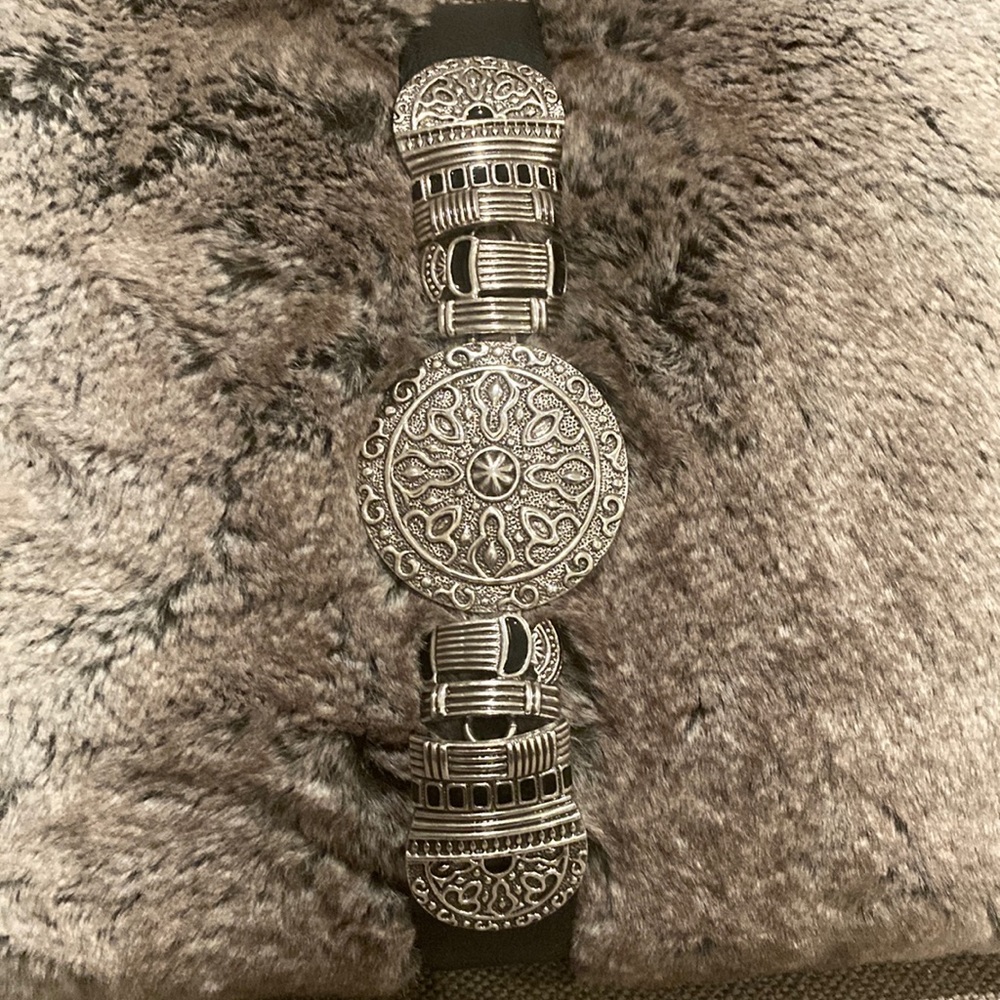 Chico’s Leather Ornate Belt